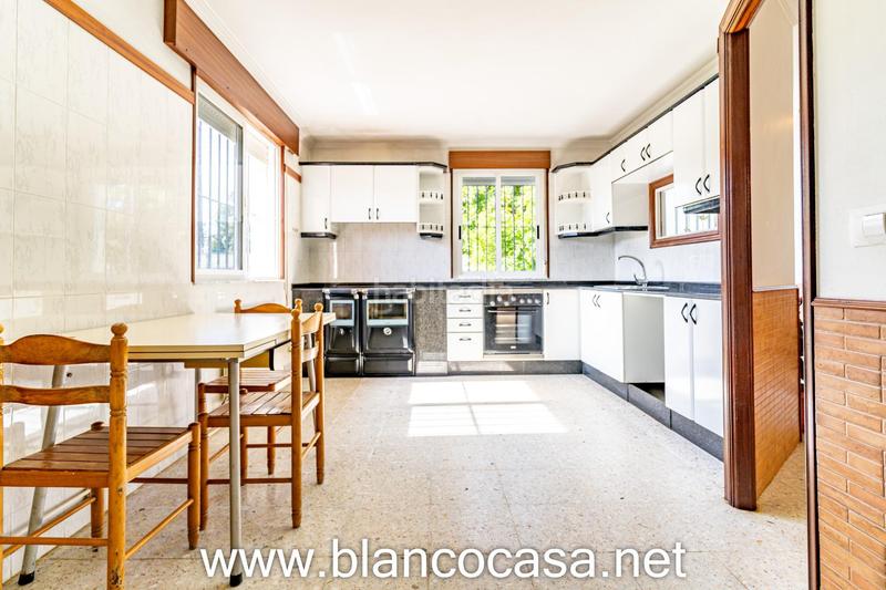 Foto 91fe4afb-8d15-43aa-a1e1-e406f3fe9049. Casa  con gran terreno en xoane da estrada, 389 m construidos en parcela de 1.637 m en Carballo