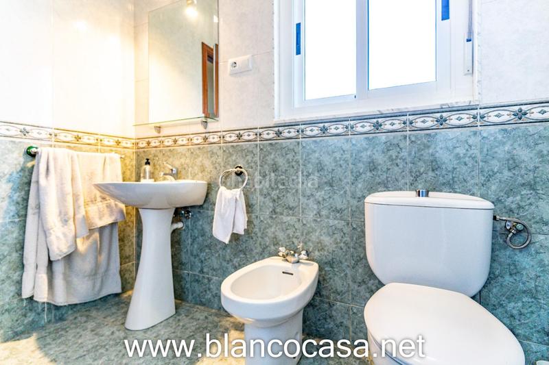 Foto 99b45124-718b-4ff1-89cb-00413ca7c7da. Casa  con gran terreno en xoane da estrada, 389 m construidos en parcela de 1.637 m en Carballo