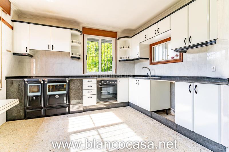 Foto a5016aae-ee58-4672-a3bf-7c3fe35616e9. Casa  con gran terreno en xoane da estrada, 389 m construidos en parcela de 1.637 m en Carballo