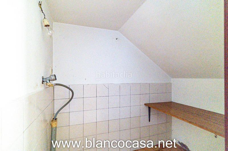 Foto dbe13751-ba80-4e12-8885-2b724b9a7c6c. Casa  con gran terreno en xoane da estrada, 389 m construidos en parcela de 1.637 m en Carballo
