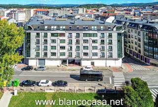 Appartement à Carballo. Piso en venta en carballo calle luis calvo con garaje, trastero