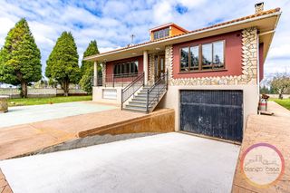 Casa en Carballo. Casa para entrar a vivir con 3.843m2 de terreno  a tan solo 5,4
