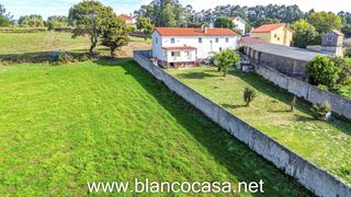 Maison à Carballo. Casa  alpendres 555 m2terreno unido de 15.035 m2 en cances carba