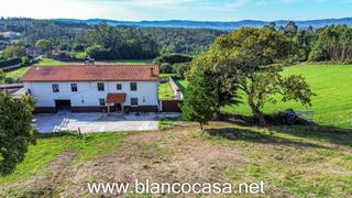 Maison à Carballo. Casa  alpendres 555 mterreno unido de 34.741m2 en cances carball