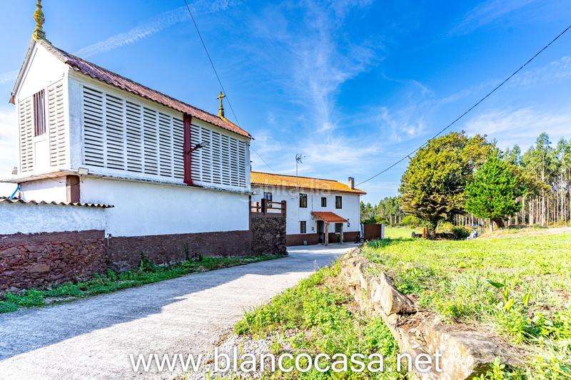Foto 9cefb8b2-08a4-460a-bac6-35e021b6a349. Haus mit heizung parking in Carballo