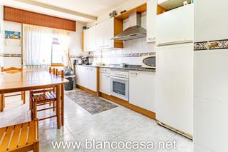 Piso en Carballo. Piso listo para entrar a vivir en carballo con ascensor y traste