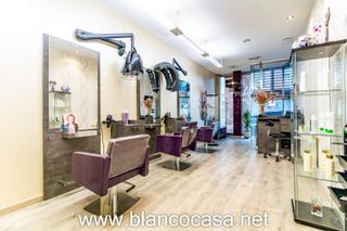 Location Local commercial à Carballo. Peluquería totalmente equipada  en marcha desde el primer día