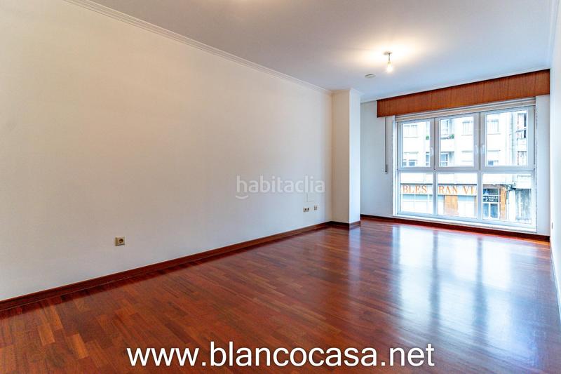 Foto 200bbfec-ae7e-407d-9a08-731b4e234f0e. Miete etagenwohnung mit parking in Carballo