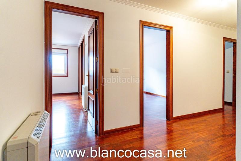 Foto f17d7353-b190-4661-ab76-bcea89b1fb0f. Miete etagenwohnung mit parking in Carballo