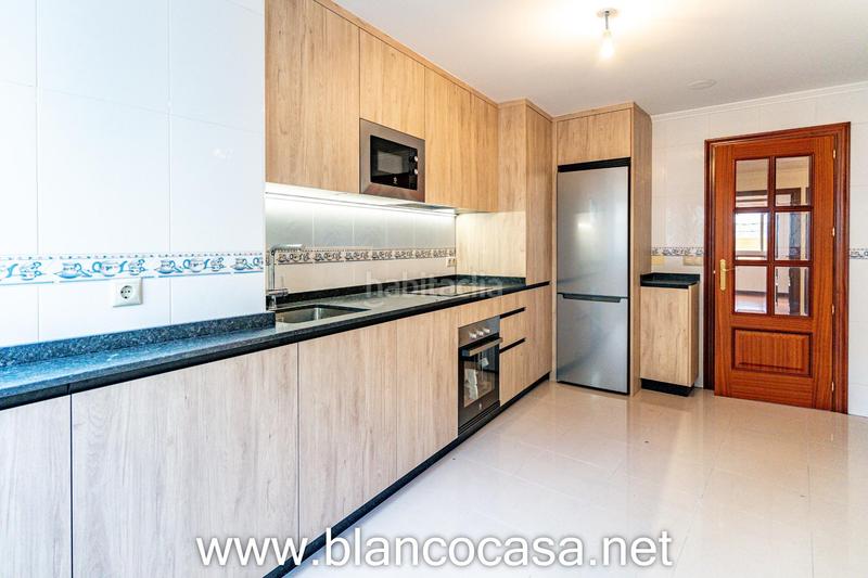 Foto 01043c46-250d-4c81-902e-fa9e917c8a16. Rent flat with parking in Carballo