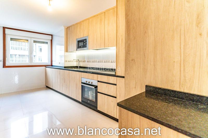 Foto 1275cf76-d6d4-4b82-9a3e-9cf5630e3dc7. Rent flat with parking in Carballo