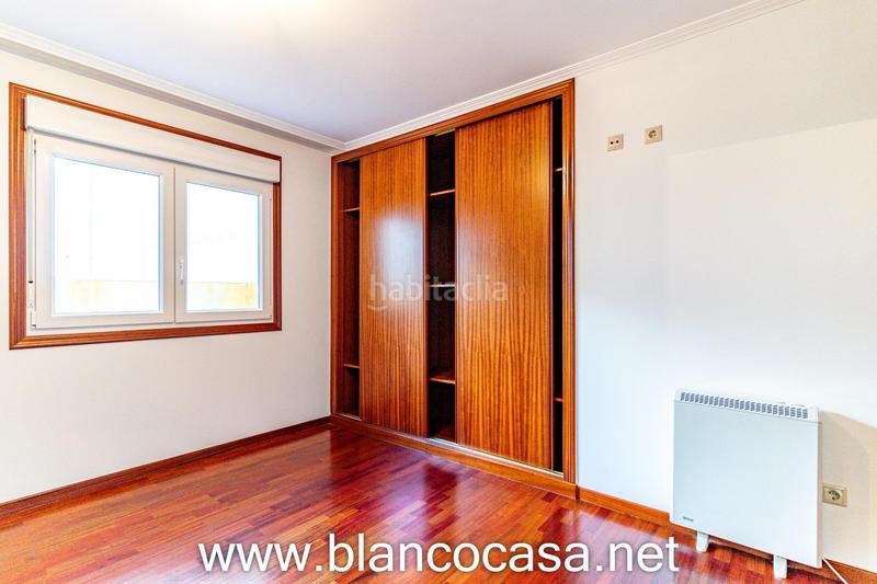 Foto 2dc7b1aa-95d5-4cca-9742-2ce814a46af8. Rent flat with parking in Carballo