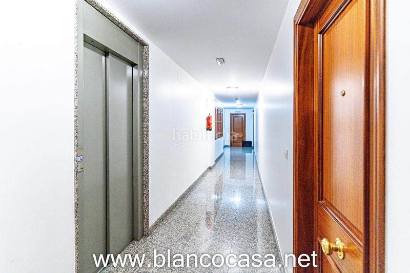 Foto 8a204105-c459-48f6-b262-001951cf37bd. Rent flat with parking in Carballo