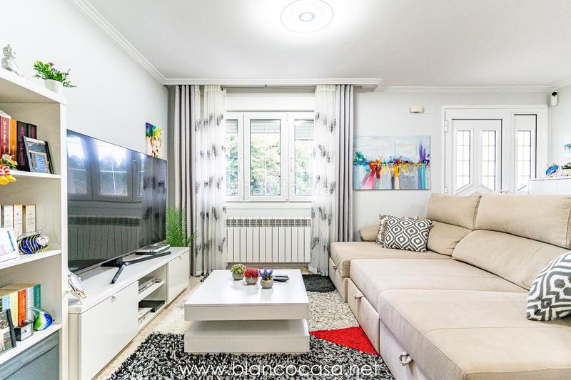 Foto 29b86aff-defb-4358-b4b5-823726e2bd6e. Maison avec parking dans Coristanco