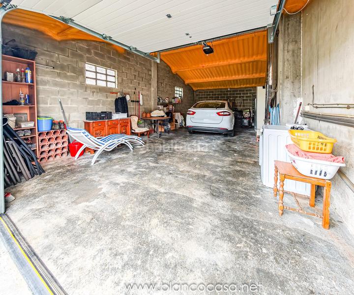 Foto ad554700-bea2-4fb8-badd-7a87d5fe09c9. Maison avec parking dans Coristanco