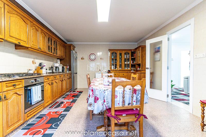 Foto b5cfc502-1798-4c23-b20e-779e1243e8d6. Maison avec parking dans Coristanco