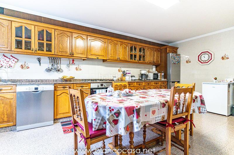 Foto bc2d42ab-570e-4222-84ba-e6194a862001. Maison avec parking dans Coristanco