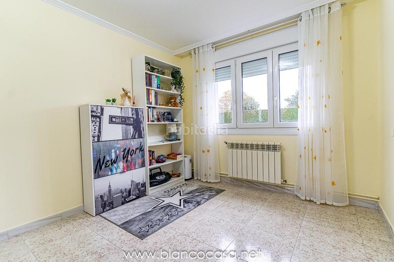 Foto fe737d1b-bedf-4807-8122-ce15ecd507ec. Maison avec parking dans Coristanco