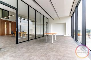 Miete Büro in Carballo. Oficina de diseño en alquiler en el poligono de a laracha a coru