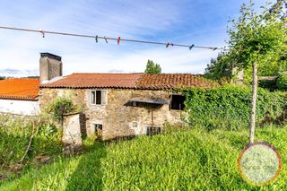 Casa a Carballo. Casa con terreno para rehabilitar por   29.990  en carballo a co