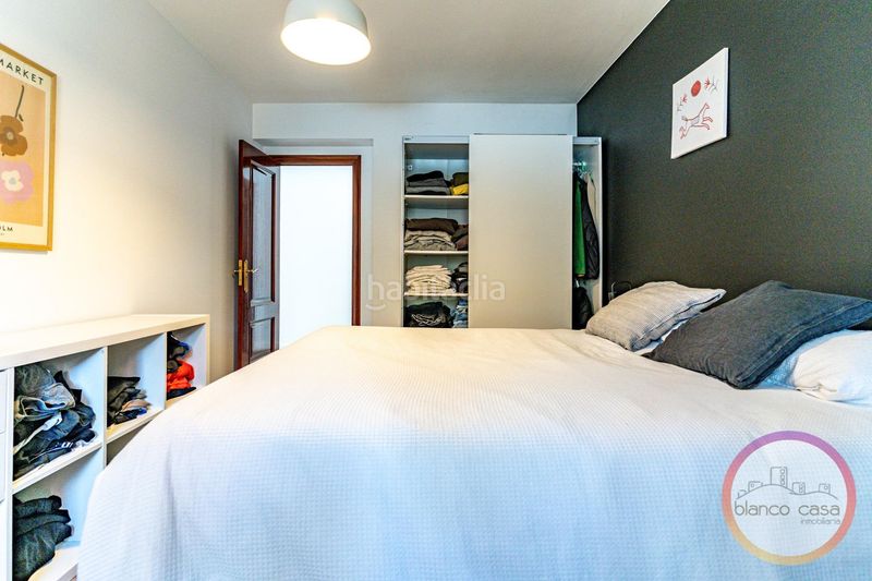 Foto d8f42dda-2b3c-4401-aaa4-06494dee2fd1. Pis amb calefacció aparcament a Laxe