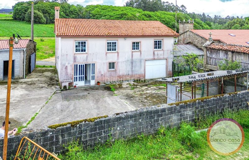 Foto f4d43ba4-8bd5-4be9-adb0-82c6196ef2a0. Casa amb calefacció aparcament a Laracha