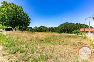 Terreno residencial en Carballo. Gran solar urbano de 1.594 m2 en venta a 2,5 km de carballo  a c