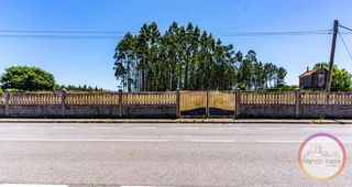 Terreno residencial en Carballo. Solar urbano en venta  cerrado y con  doble acceso a 2,5 km de c