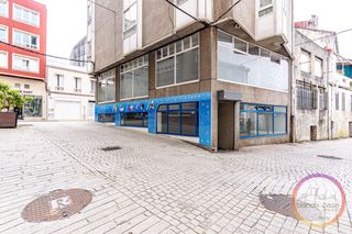 Business premise in Carballo. Local en venta ubicado en la c fomento de carballo a coruña por