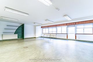 Rent Business premise in Carballo. El espacio que tu negocio necesita en pleno carballo!