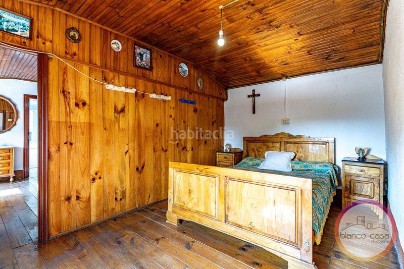 Foto 0f9c311b-fff4-4856-a8e5-2b4f165e79b0. Casa amb aparcament a Santa Comba