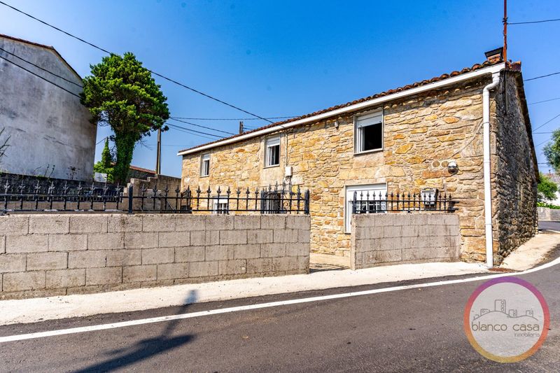 Foto 18489bef-ac6a-4f3d-b948-313434a3f624. Casa amb aparcament a Santa Comba