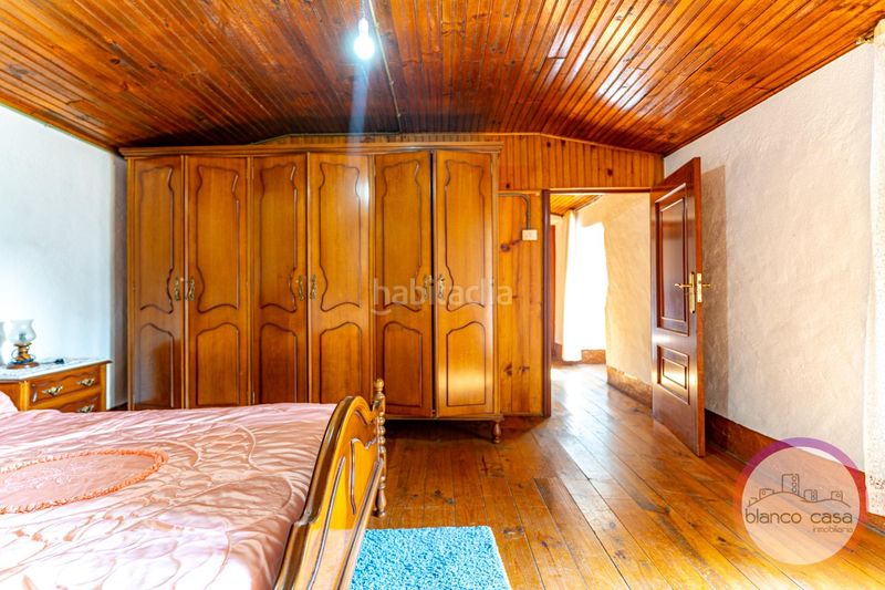 Foto a19b9cdc-cc4f-4342-b8da-87817c8d8f90. Casa amb aparcament a Santa Comba
