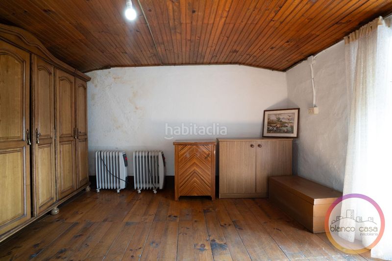 Foto a7f6fa0e-70ba-43ba-af2a-f0bc6e941158. Casa amb aparcament a Santa Comba