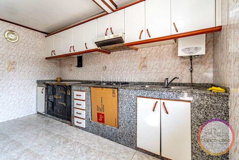 Foto bb99b004-f5d4-43db-997c-c2de32d2dafb. Casa amb aparcament a Santa Comba