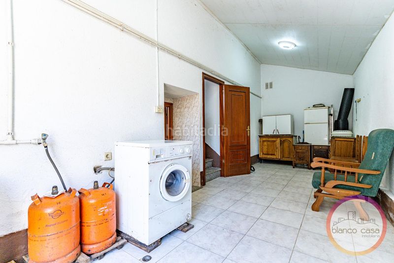 Foto ed63ba70-ad00-4cb0-a97d-e61822a869a0. Casa amb aparcament a Santa Comba