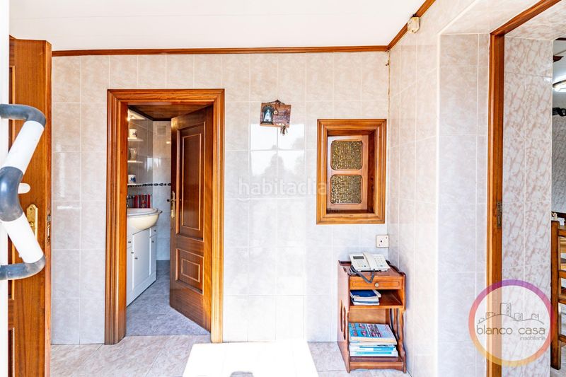 Foto f098ceff-e19f-4e02-b3e7-8f783d1c6617. Casa amb aparcament a Santa Comba