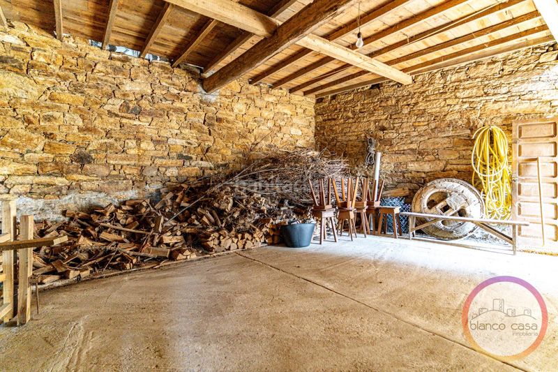 Foto f7161b8e-79b2-4a54-8940-d33eff8857c4. Casa amb aparcament a Santa Comba