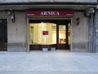 Location Local commercial à Carballo. Alquiler de local de 90m2 en rúa valle inclán