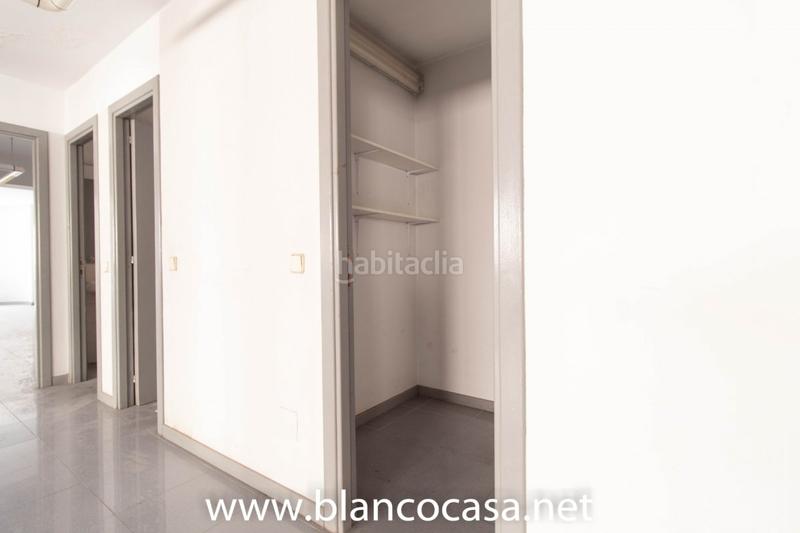 Foto 86e31693-82ff-40a6-bca3-5e274558352a. Lloguer oficina a Carballo