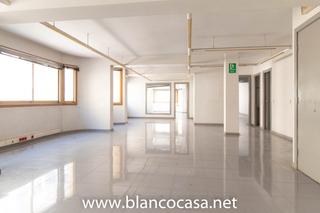 Location Bureau à Carballo. Alquiler de oficina en la calle barcelona