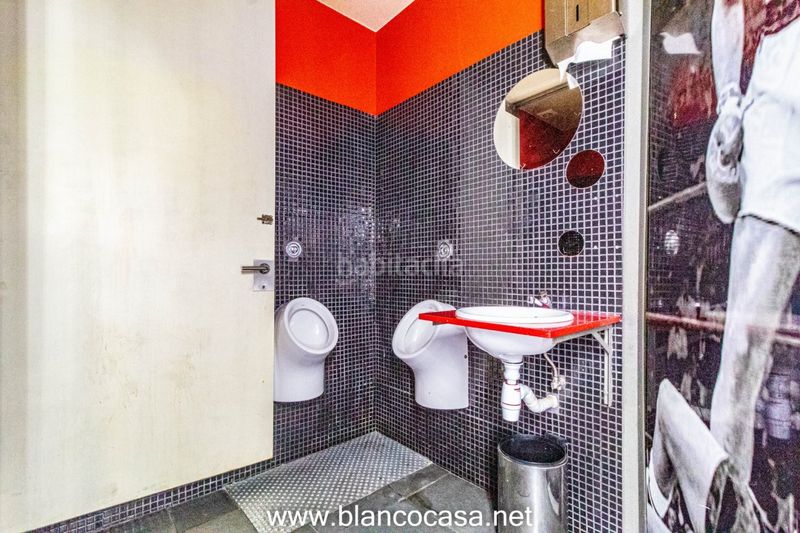 Foto f6528165-e1d3-4e7f-bfd3-ac0a4c7ab94a. Local comercial a Laracha