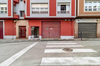Location Local commercial à Carballo. Local comercial en alquiler barrio das flores carballo