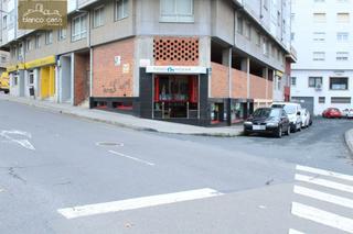 Lloguer Local Comercial a Carballo. Bajo haciendo esquina zona san martiño