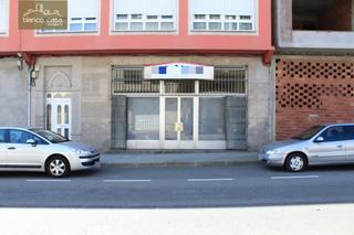 Rent Business premise in Carballo. Aluguer de local en av milagrosa