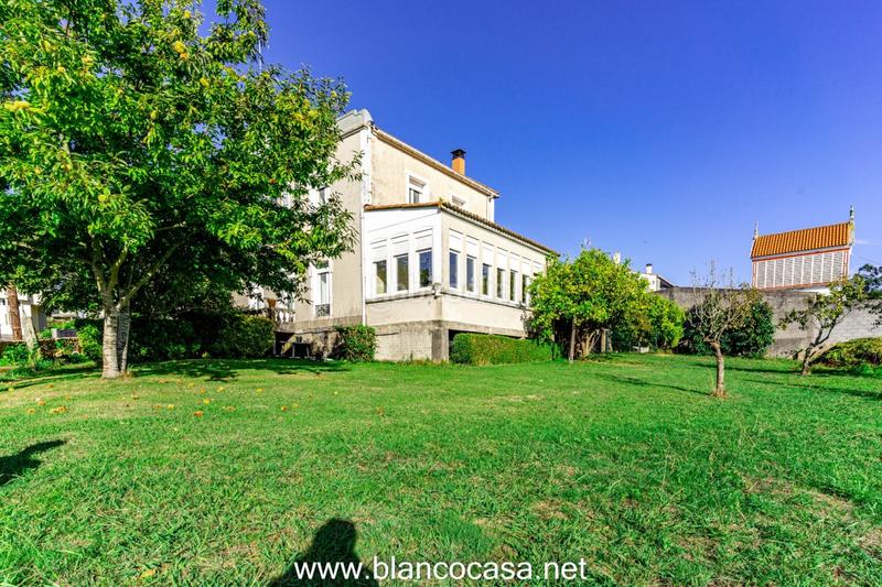 Foto 734d46d1-d230-48e2-9925-91019ea35379. Casa amplia casa con terrenazo en tella en Ponteceso