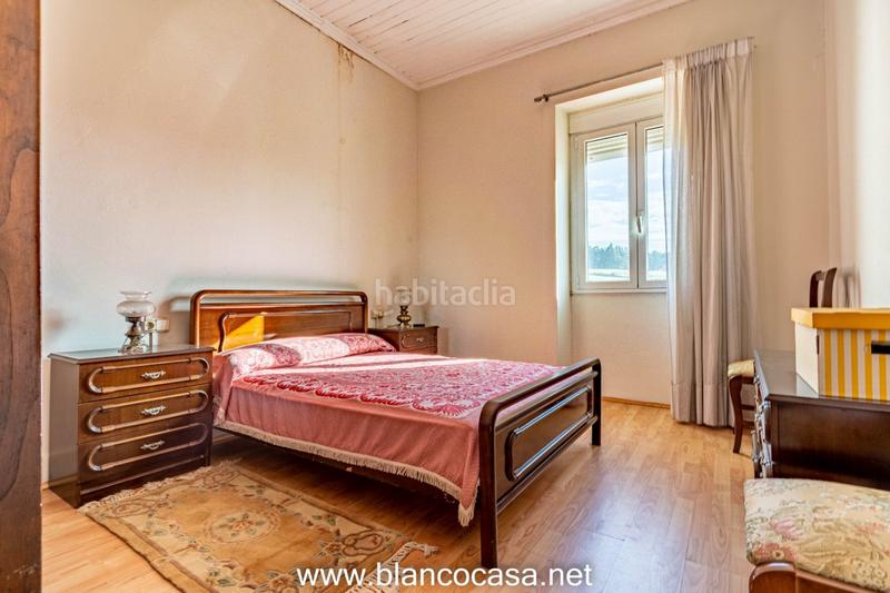 Foto 7456df69-f2c6-4837-b2e4-c0f851977354. Casa amplia casa con terrenazo en tella en Ponteceso