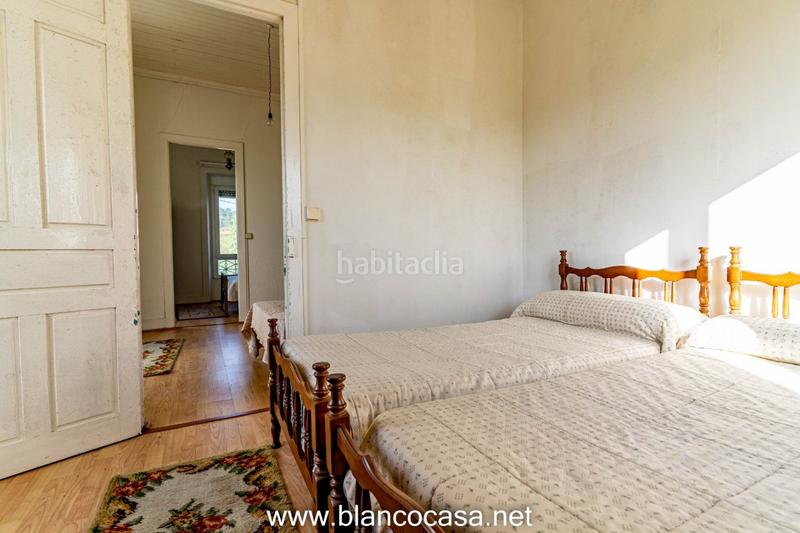 Foto bdd31061-9878-43f4-a84c-1c129b86c7b7. Casa amplia casa con terrenazo en tella en Ponteceso