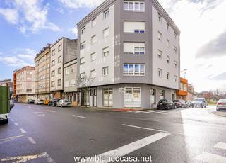 Lloguer Local Comercial a Carballo. Local en alquiler con excelente ubicación!