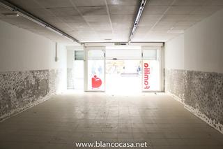 Lloguer Local Comercial a Carballo. Local comercial en calle fomento